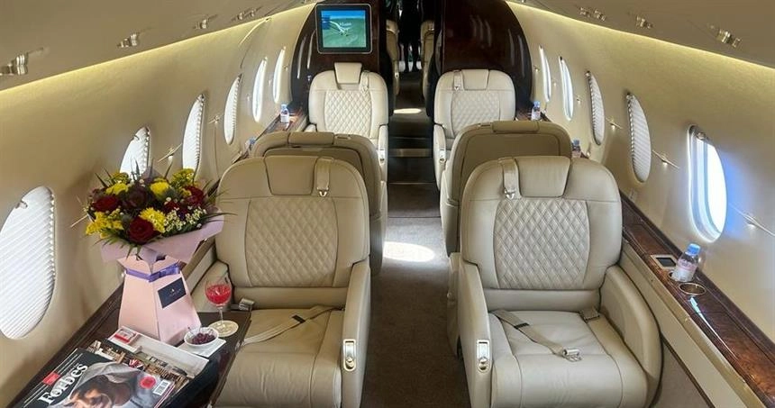 Hawker 4000 T7-TJ104