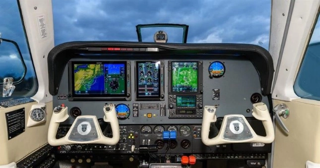 Beech Baron 58 N525TM