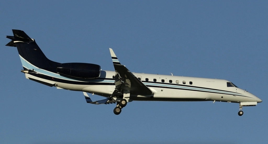 Embraer Legacy 600 C5-***