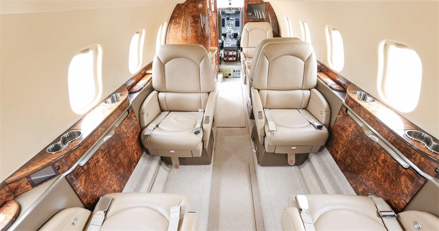 Bombardier Learjet 60XR SP-MSI