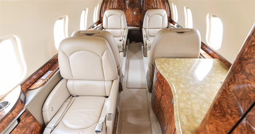 Bombardier Learjet 60XR SP-MSI