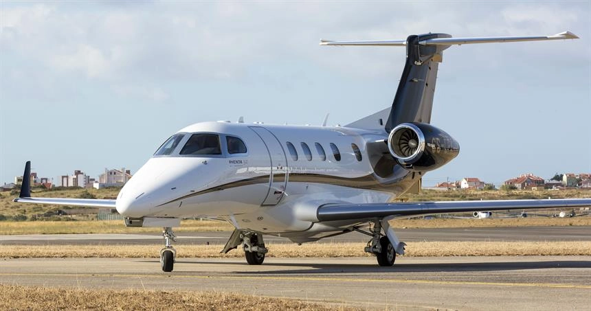Embraer Phenom 300 CS-LPA