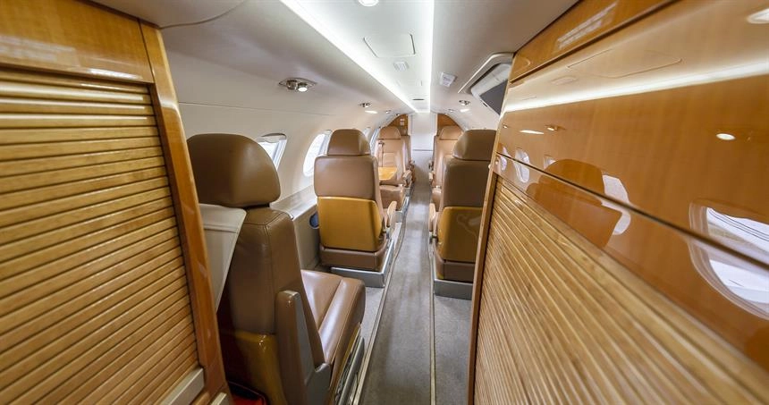 Embraer Phenom 300 CS-LPA