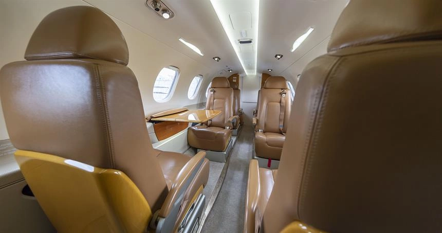 Embraer Phenom 300 CS-LPA