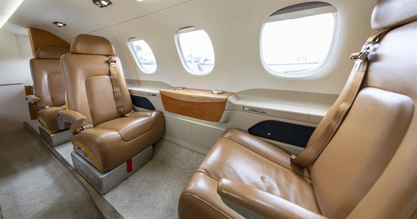 Embraer Phenom 300 CS-LPA