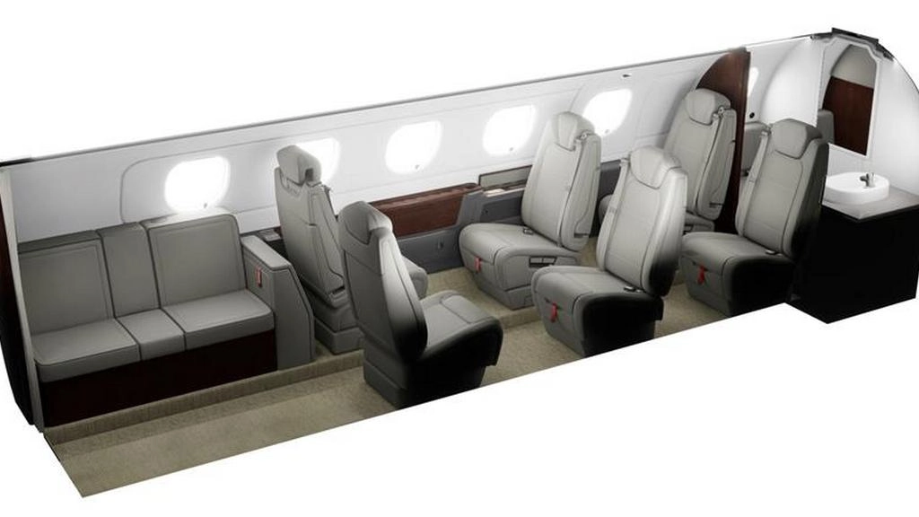 Embraer Phenom 300E OK-ELD