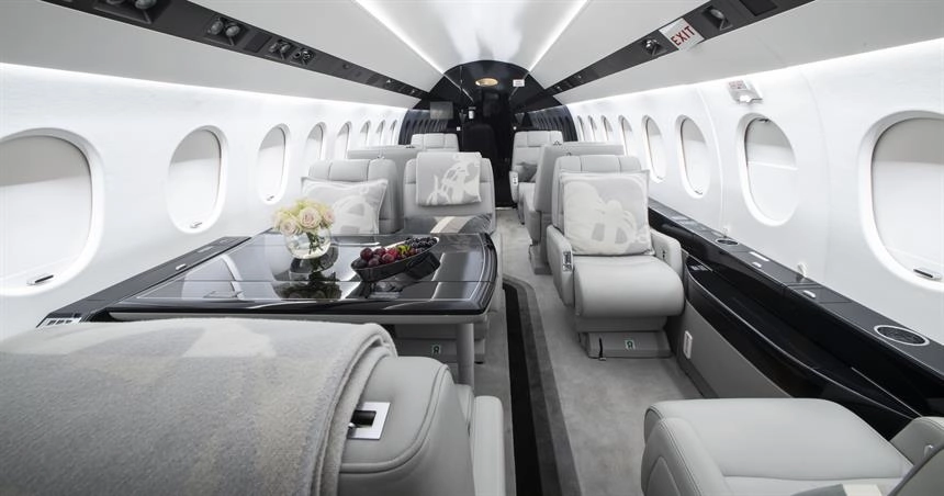 Dassault Falcon 2000 CS-DTR