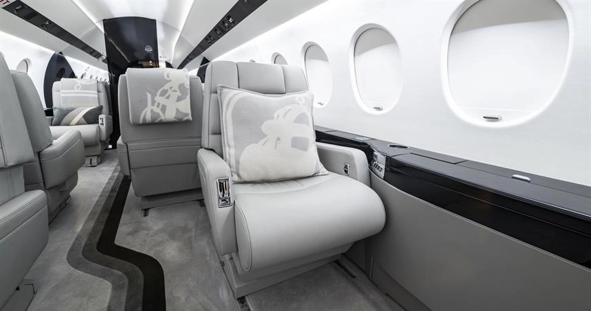 Dassault Falcon 2000 CS-DTR