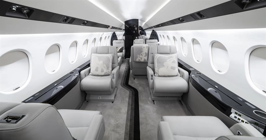 Dassault Falcon 2000 CS-DTR