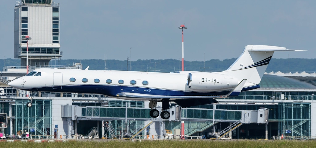 Gulfstream G-550 9H-JSL