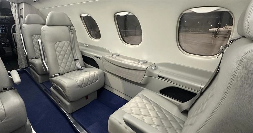 Embraer Phenom 300 HA-EMA