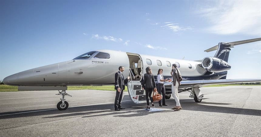 Embraer Phenom 300 F-HLRS