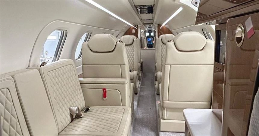 Embraer Phenom 300E 9H-FLYIN