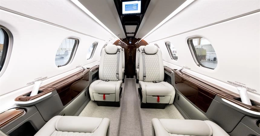 Embraer Phenom 300E OE-GTA