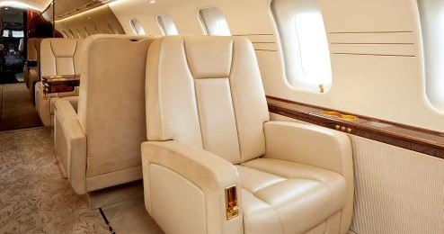 Bombardier Challenger 605 OE-INK