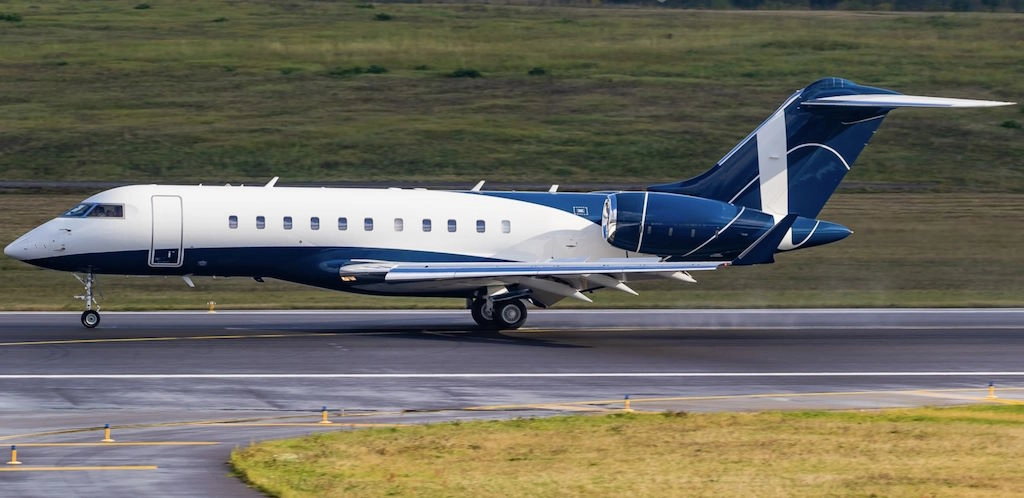 Bombardier Global Express A6-AFD