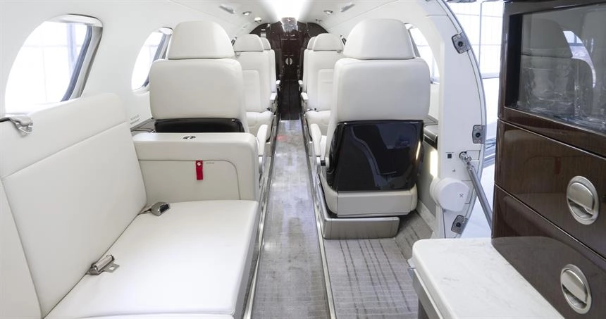 Embraer Phenom 300 HB-VPO