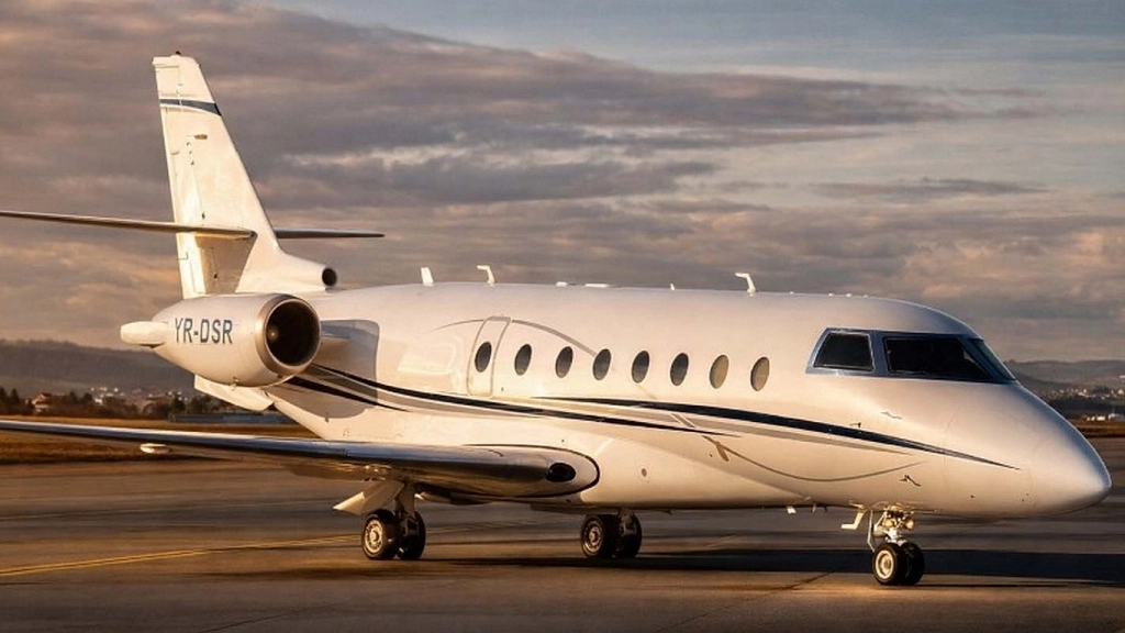 Gulfstream G-200 YR-DSR