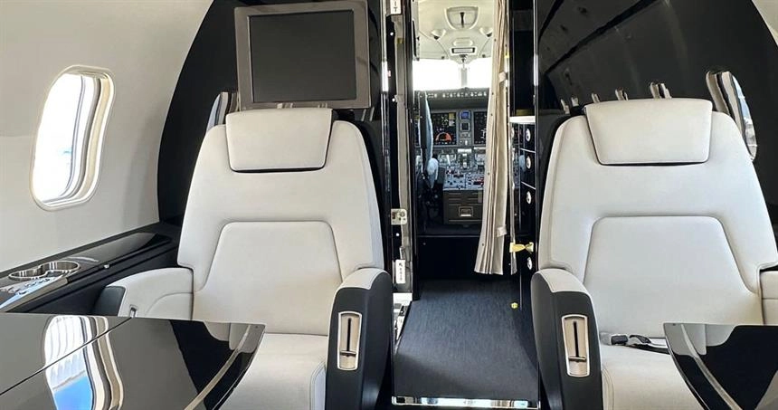 Bombardier Challenger 300 SE-RMA