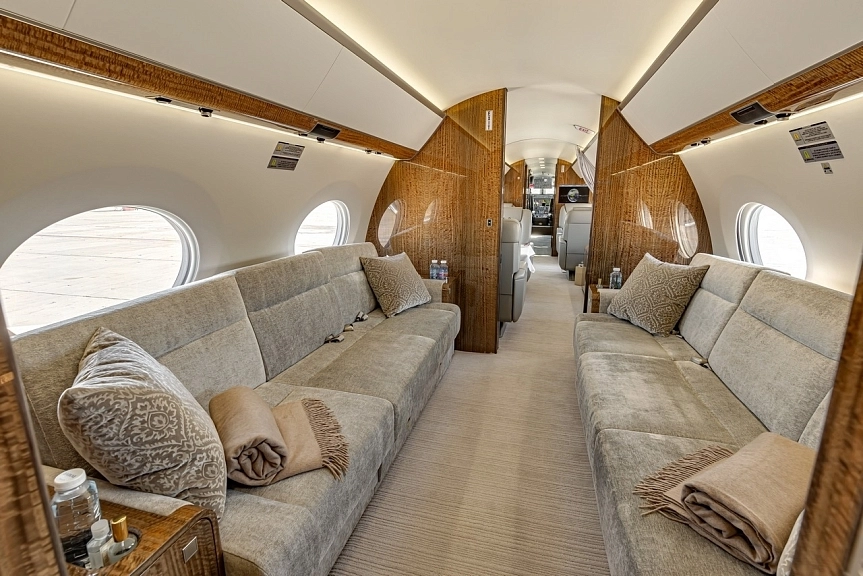 TU-204 VIP RA-***