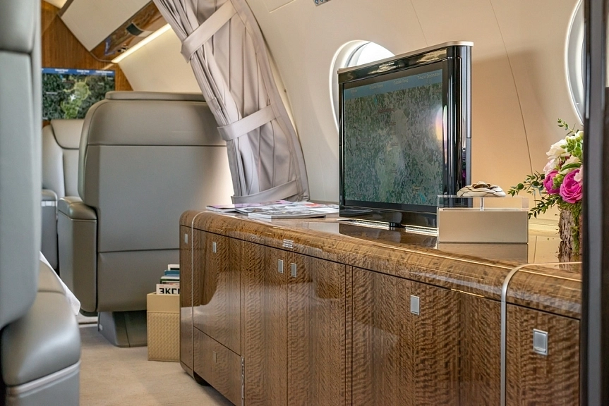 TU-204 VIP RA-***