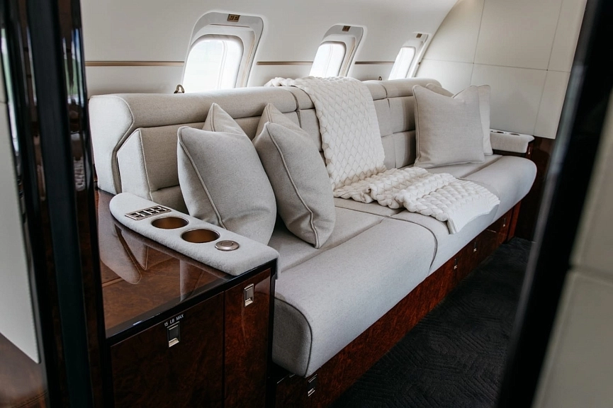 Bombardier Challenger 850 RA-73633