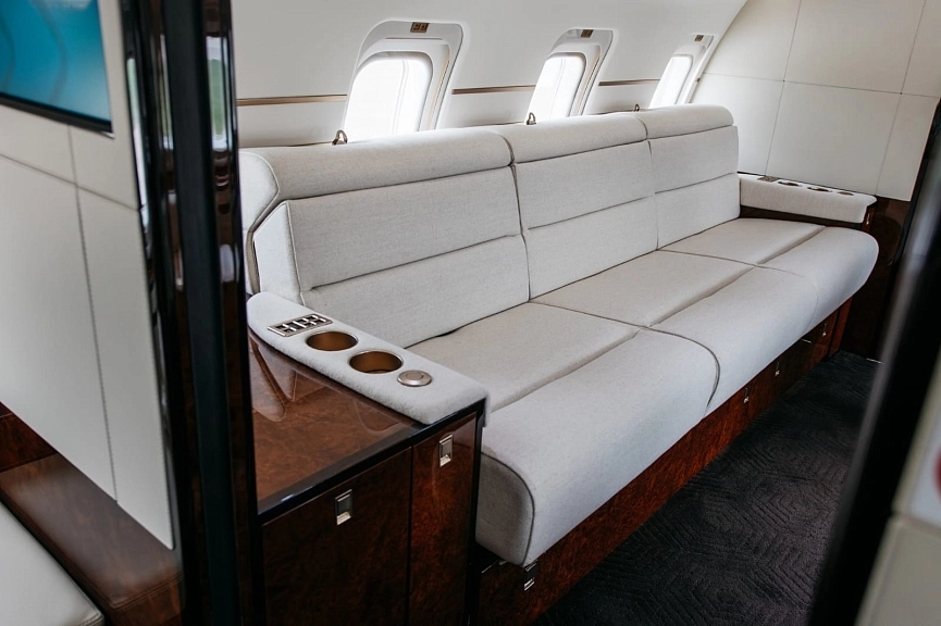 Bombardier Challenger 850 RA-73633