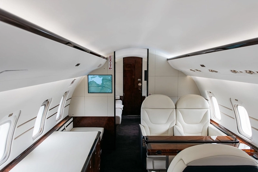 Bombardier Challenger 850 RA-73633