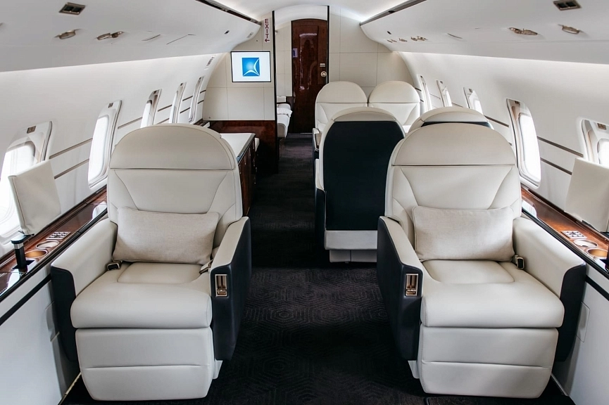 Bombardier Challenger 850 RA-73633