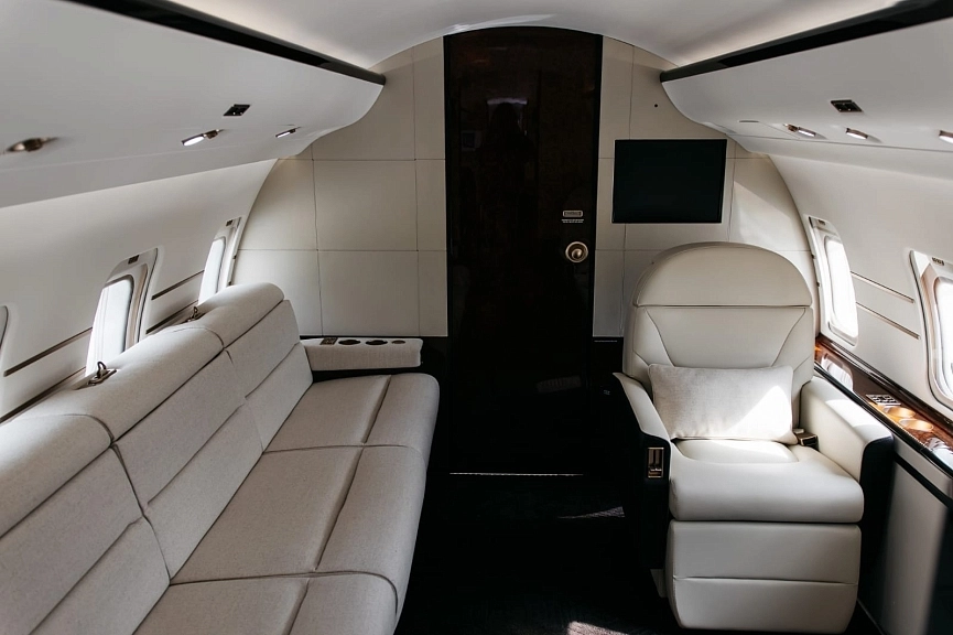 Bombardier Challenger 850 RA-73633