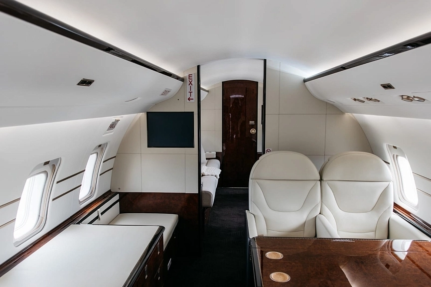Bombardier Challenger 850 RA-73633