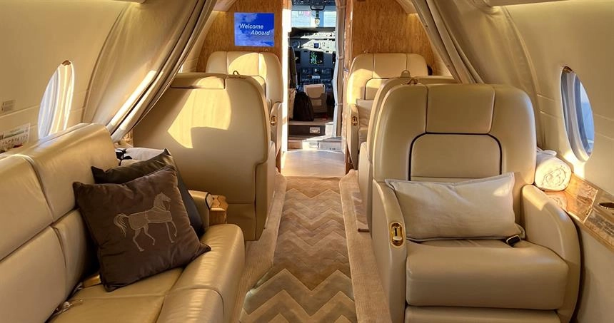 Gulfstream G-200 9H-777MF