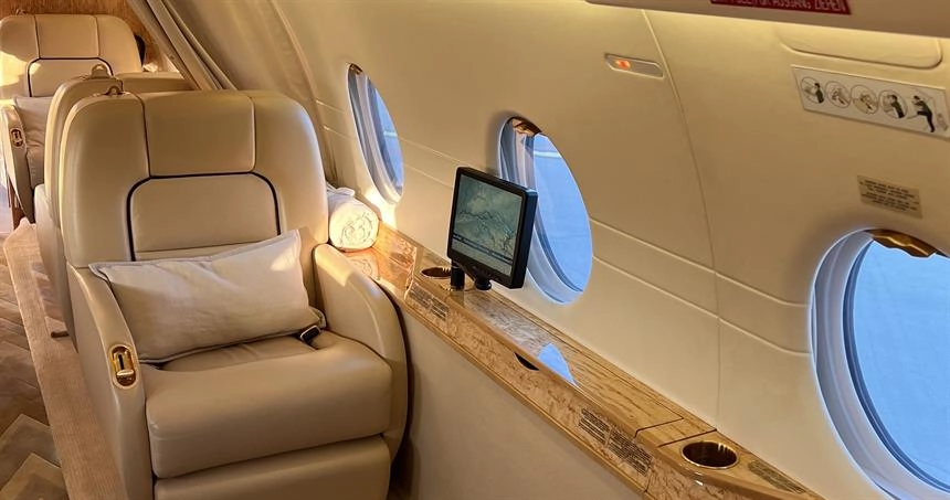 Gulfstream G-200 9H-777MF