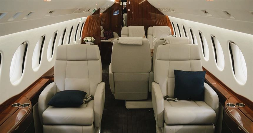 Dassault Falcon 7X OO-FSX