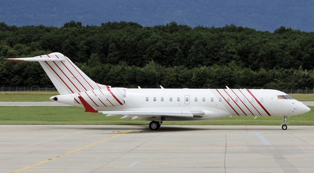 Bombardier Global 6500 CS-DOU