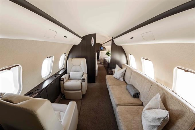 Bombardier Global 5000 OE-LIO