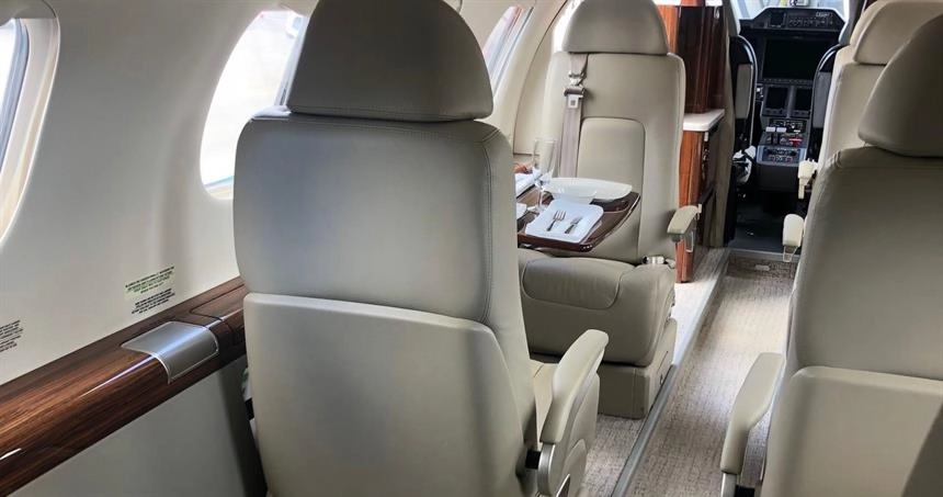 Embraer Phenom 300 D-CAKE