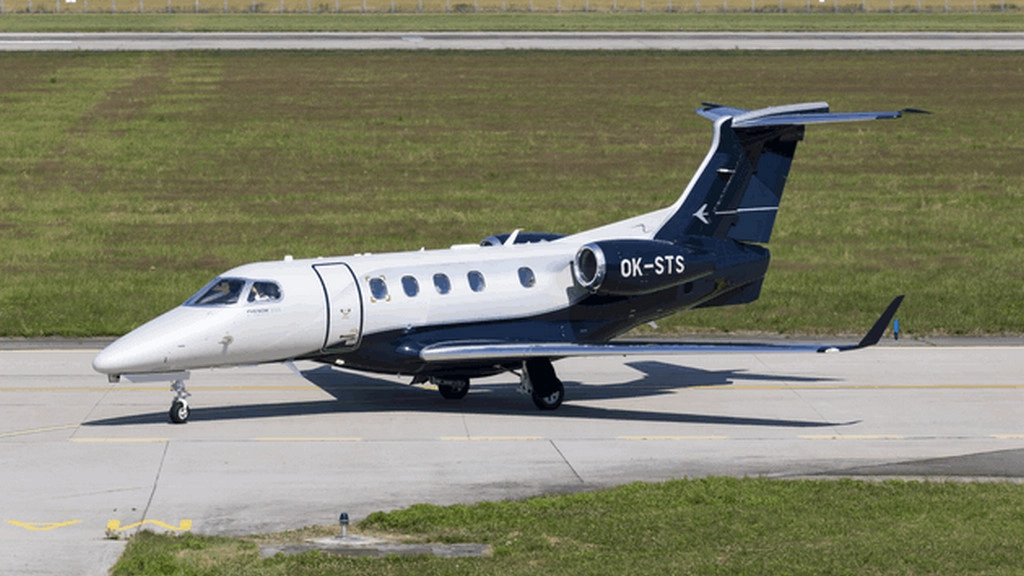 Embraer Phenom 300E OK-STS