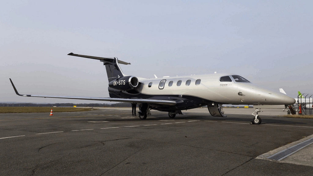 Embraer Phenom 300E OK-STS